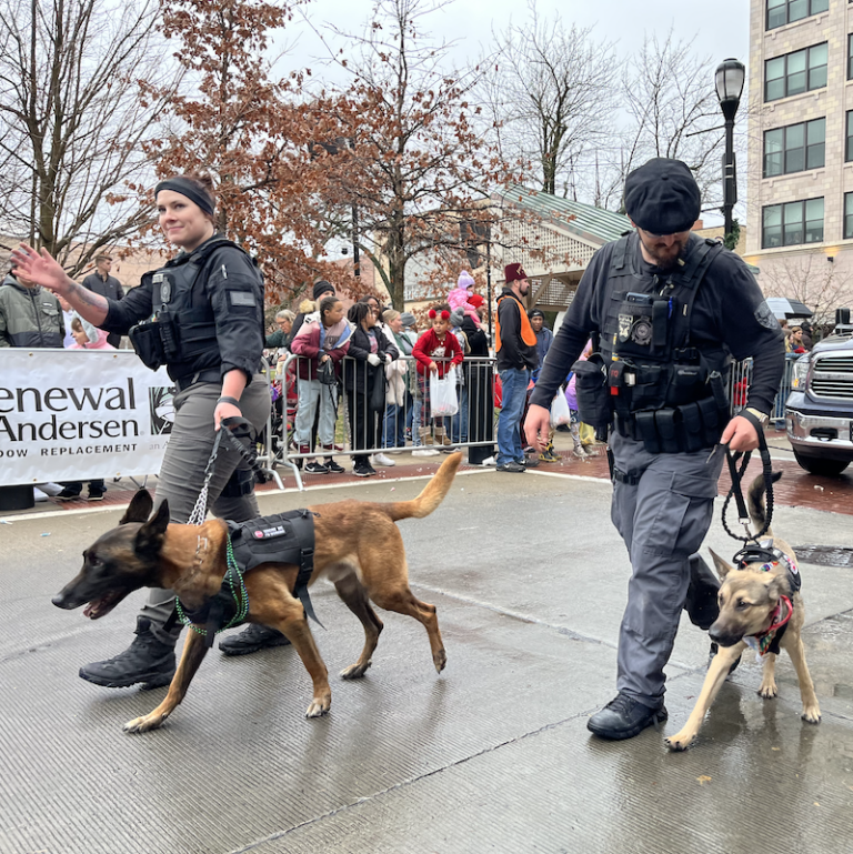 Springfield Christmas Parade It's All Downtown It's All Downtown